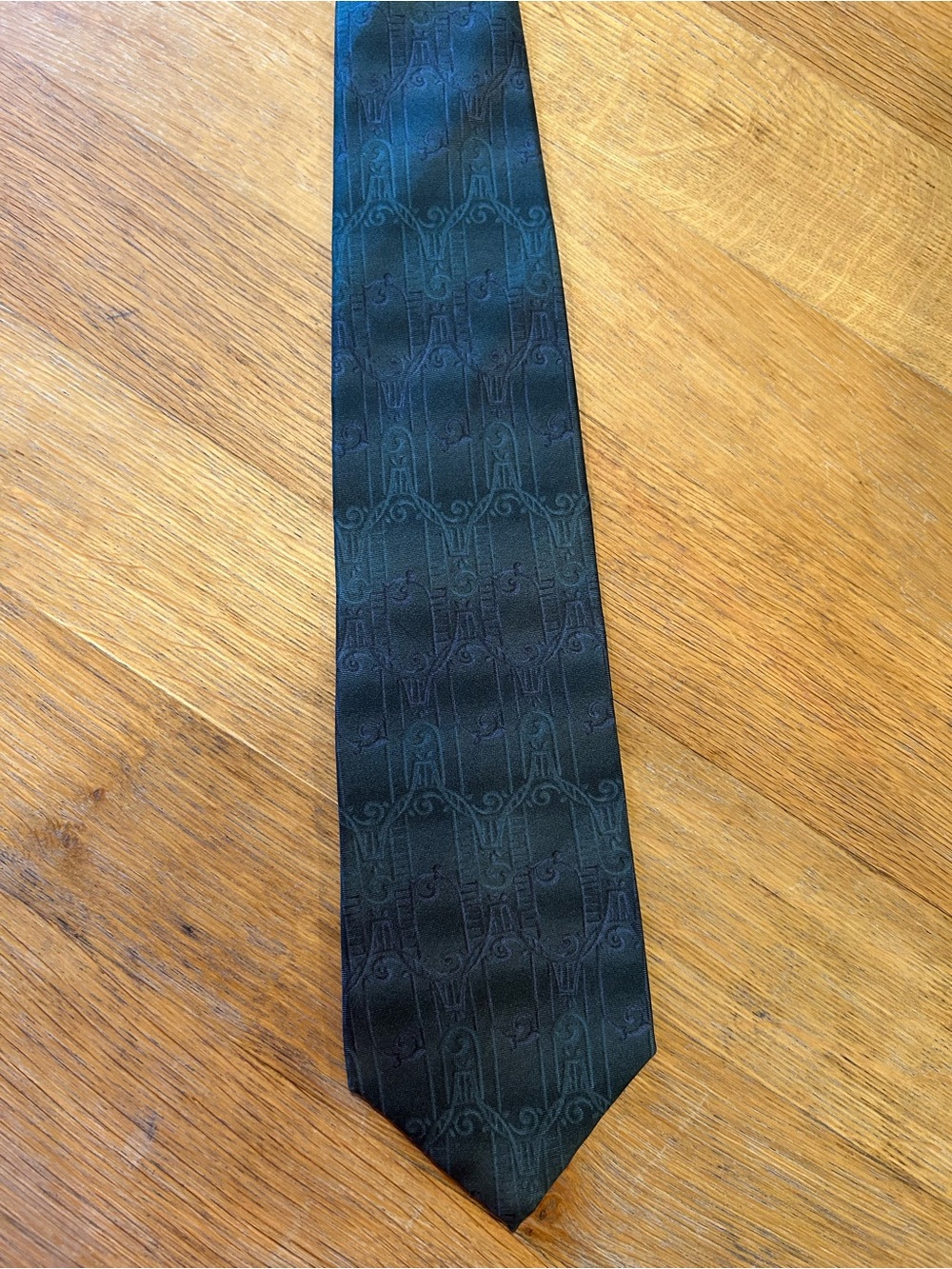 Classic Black Jacquard Men's Tie - Elegant Patterned Finish